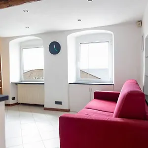 Cinque Maggio Home. Di Fronte A E Gaslini , Genova Italia