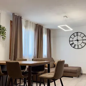 Casa Faet , Adro Italia